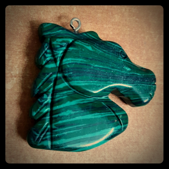 New Carved Malachite Horse's Head Pendant. - Picture 1 of 7